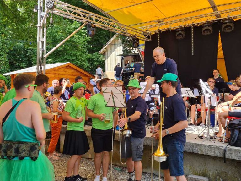 musikverein-mittelbiberach-biberacher-schuetzenfest-2023-biberkeller-auftritt-froschpolka