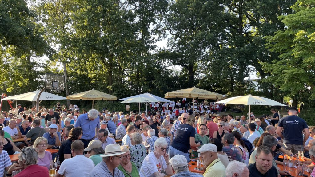 mittelbiberach-sommerfest-2024-feierabendhockete-montag